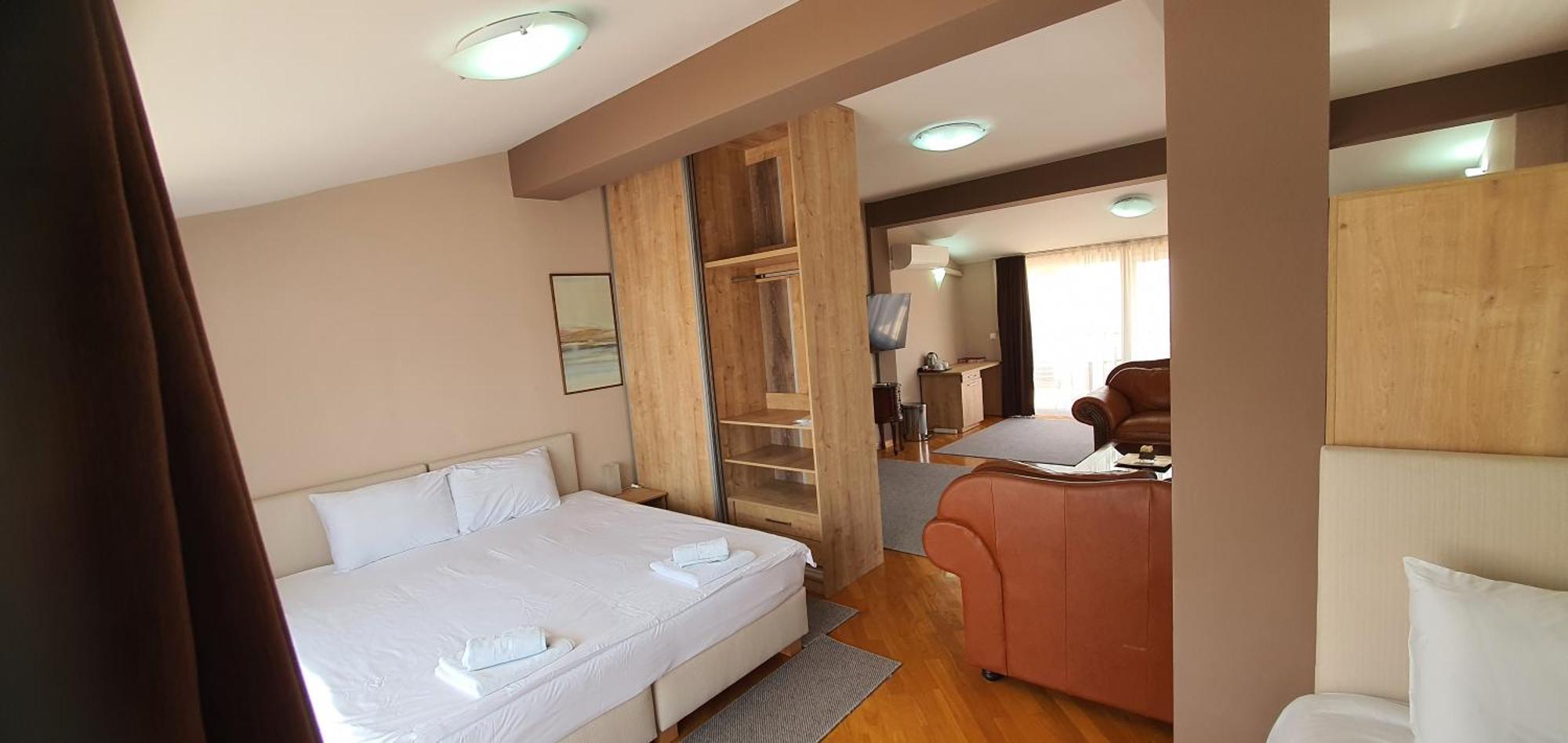 Premier Hotel Скопье Экстерьер фото