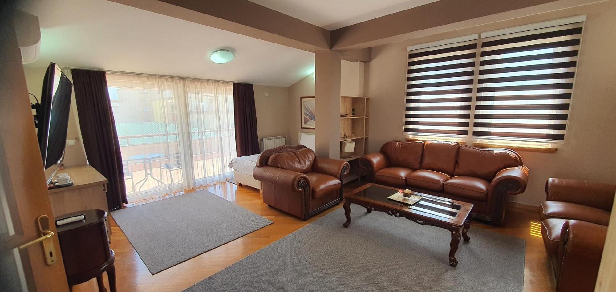 Premier Hotel Скопье Экстерьер фото